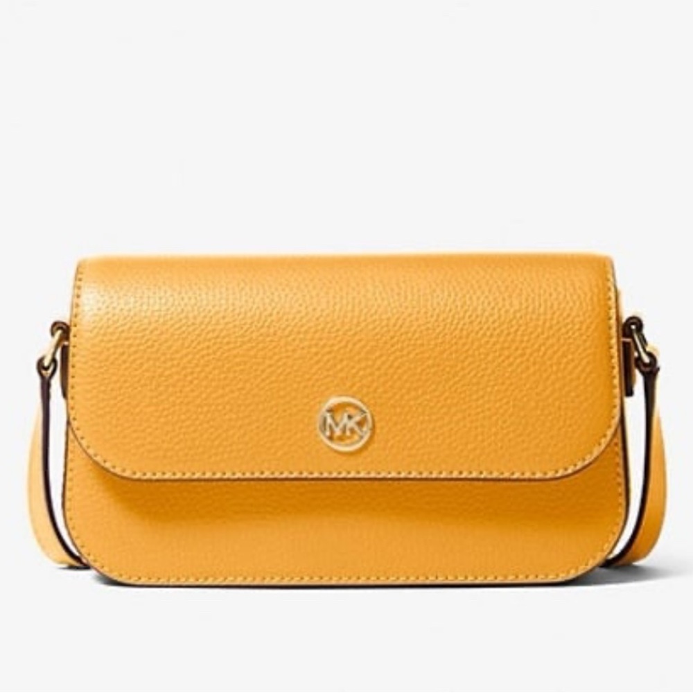 Michael Kors Small
Pebbled Leather
Crossbody Bag